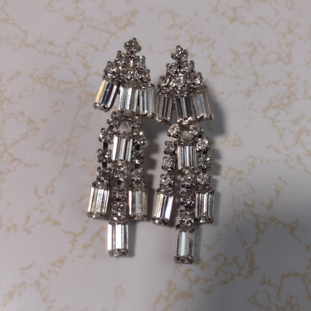 Beautiful and sparkly dangling earrings